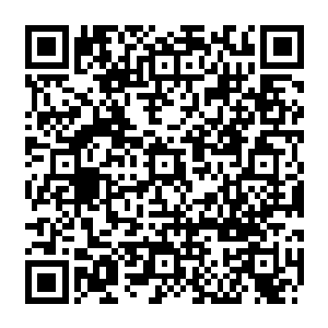 一个曾经的帅哥和一个曾经的美女从此后就做起了这个原本他们根本就不会做的工作二维码生成