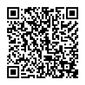 一个最靠近的流里流气的黄毛刚才伸手狠狠的在王青青的屁股上拍了一下二维码生成