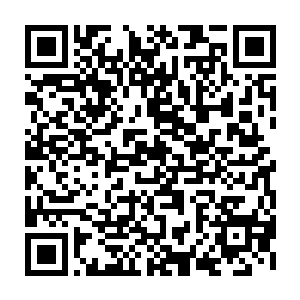 一些乘务长以及更高级别的主任乘务长和乘务经理都有自己单独的半开放办公室二维码生成