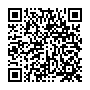 一台笔记本电脑在几分钟后就被重重的砸在青石板地面二维码生成