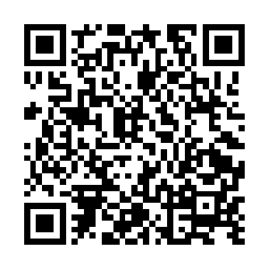 一名黑衣老者带着几名神王冷漠的出现在密室的大门处二维码生成