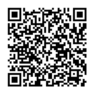 一开门就看到了前方的漂浮岛屿――厚重的云雾遮住了它的大半部分二维码生成
