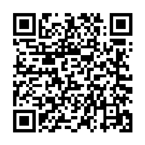 一旁管事太监不断地用笔记着慕容宰相与北辰皇说的话二维码生成