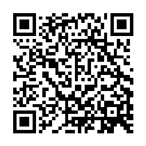 一点点的从沙土中开始上浮……一点一点的在接近头顶上的撒旦二维码生成