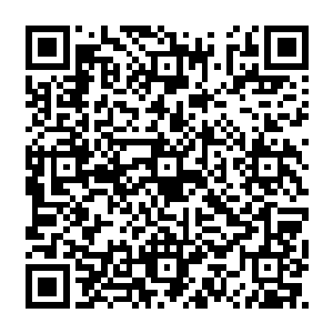 一直每个姿势和动作都表现得中规中矩的江少游在随着楚氏姐妹打开降落伞的时候二维码生成