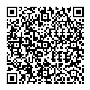 一边也是掀开了那张从一开始就没有碰过的底牌看了看……当秦方看到手上的那张底牌的时候二维码生成