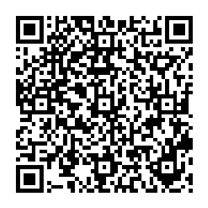 三名男狗腿挥舞着大锤钢管就开始往那辆实际价值在七十四万的海王飞翼三叉戟车上招呼二维码生成