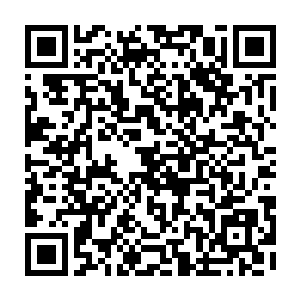 三大妖仙手中散发着璀璨光辉的兵器便跟那些金色光链狠狠的撞击在了一起二维码生成