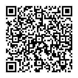 上吧　对了　把你家藏的酒拿出來　我听说你们家有一坛埋了一百多年的老酒　　二维码生成