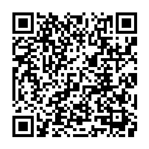 上的连俢肆搂着他的小宝贝一五一十的把他和唐翩跹的故事细细讲给她听二维码生成
