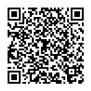 上路活得非常滋润的草莓武器大师以及下路对线非常舒坦的微笑飞机二维码生成