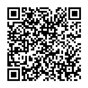 上面开篇处用华文印着的那一句霸气盖天的话就把张铁镇住了――二维码生成