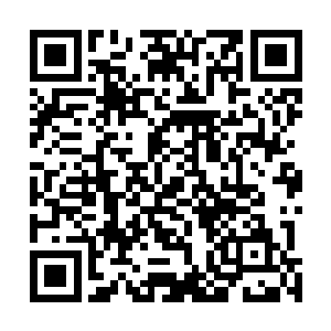 上面用朱砂画着一些弯弯扭扭不知道什么符号的诡异符文二维码生成