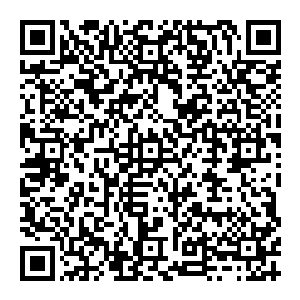 不过他们两个人没有发现就在他们离开之后在原来他们说话的不远处一个角落中龙傲天的身影再一次出现在了大街上二维码生成