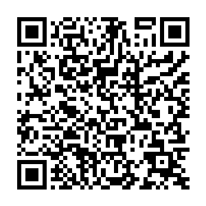 不过理智最终压制住了感情――他没有把握在短时间解决掉这两个人二维码生成