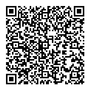 不过秦方琢磨着他的真实年纪可能比看起来要大了不少的……最让秦方注意的则是他腰间挂着的那一把外形奇特的宝剑二维码生成