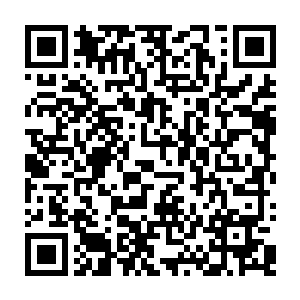 与此同时……在这赌场大厅内的任何一件玻璃制品也全部因为无法承受声二维码生成