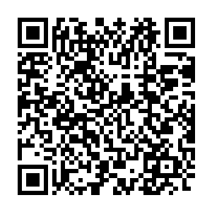 东黎墨让自己手下降自己制定的这一份比赛日程交到了负责人的手上二维码生成