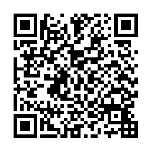 两个画轴木轴和画卷的连接部分似乎比其他部位更加厚实二维码生成