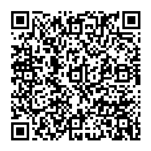 两者碰撞使得空间产生了一些奇妙的变化―――机器人生产基地所在空间忽然跌宕起一层涟漪波动二维码生成