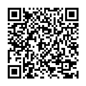 也决计不敢在活着的时候就雕刻上自己的模样让人供奉二维码生成