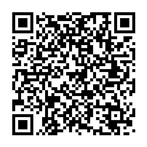 也拿出积蓄的大部分粮食支撑他们度过最开始的最艰难的那几年…二维码生成