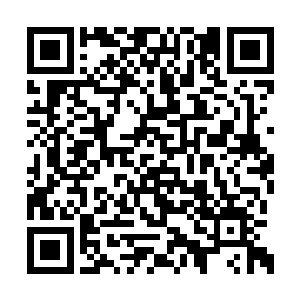 从储物灵镯里拿出一份羊皮卷摊在了唐宗泽面前二维码生成