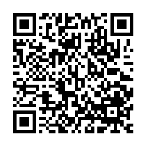 从古墓出入口位置朝着古墓内里的石门处行走路径的无限延伸二维码生成