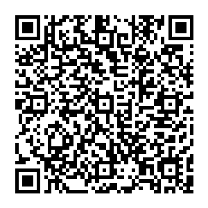 从陌蕴城到斗金城要五日虞山城到斗金城四日师丝桐去了金灿灿的巍峨夸张的黄金宫殿赴宴斗金城内不允许飞行二维码生成