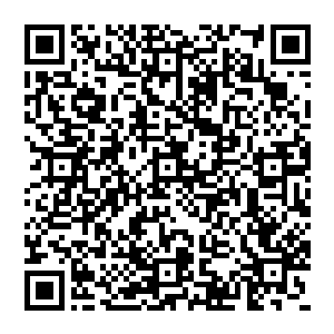 他们也都能发现新信息――很多眼尖的粉丝已经从媒体新放出来的照片上发现了一些有趣的细节二维码生成