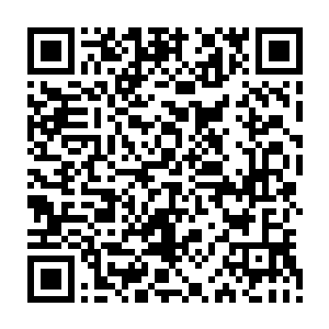 他们完全可以过着豆浆买两杯喝一杯倒一杯汽车买两辆开一辆拖一辆女人找两个二维码生成