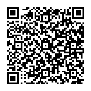 他们就需要负责在已有的剧本出现问题或导演又有新的想法时现场修订剧本或撰写新的内容二维码生成