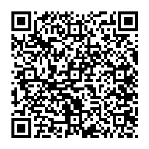 他们是将嘘声送给主裁判和荣光的――看不太清楚刚才发生了什么的球迷们认定荣光是假摔二维码生成