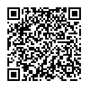 他便在小玄界内祭炼着韩冷使用过的那柄长剑秘宝和飞圣宫的楼船二维码生成
