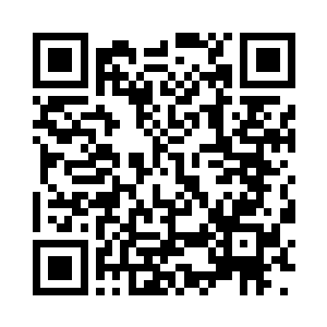 他只能够眼睁睁看着荣光从他身边突破二维码生成