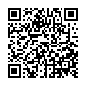 他在一处经过了大量华夏军改造的小城镇边抵达了目的地二维码生成
