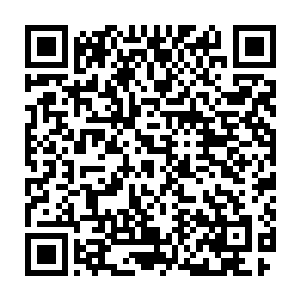 他才有闲暇命令星图将之前外面承受电磁炮弹的实时监控画面播放出来二维码生成