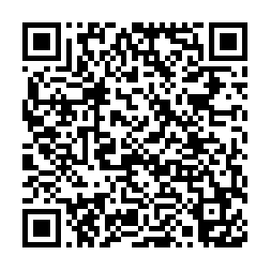 他是不会完全放手把自己的女儿交给一个不让他放心的男人的手中的二维码生成