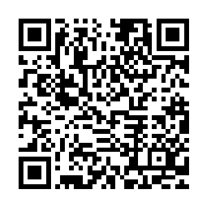 他现在在寻思是不是今天晚上得找个机会好好和这个凯丽谈谈呢二维码生成