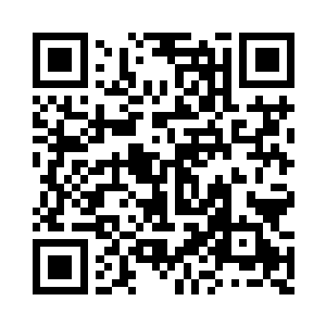 他的手轻轻的抚摸在代码之上和数字的上面二维码生成