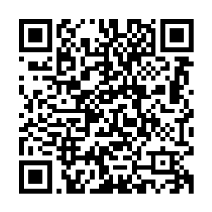 他的那个小本子上记录的是一连串的诡异事件发生的时间和地点二维码生成