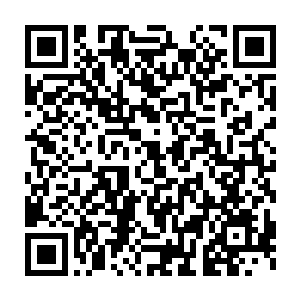 他看到了龙海市政法委书记兼公安局长周茂航和几位副局长坐在桌子旁二维码生成