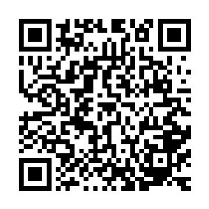 他看到刚刚才拉着记者蹿进堂屋的赵长枪已经重新出现在门口二维码生成