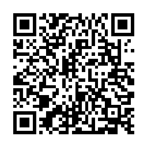 他第一次光明正大的用自己的真实身份给曾小美打电话二维码生成