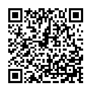 他说完就对准李师师的娇艳欲滴的红唇狠狠的吻了下去二维码生成