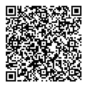 他高高的站在犼尊虚影的头颅上　双眼如电般看向远方　手持一张银白色的弯弓　周身环绕着月精轮的残影　犹如魔神下凡　霸道无边二维码生成