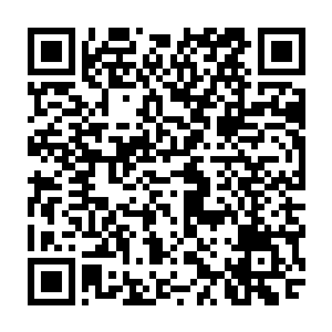 以惊人的速度和力量重重的撞击在了那永恒之枪和地书所凝聚的昏黄星球之上二维码生成