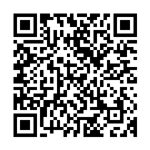 传说这颗星球上到处坑坑洼洼的碎石是陨石无数年撞击后的结果二维码生成