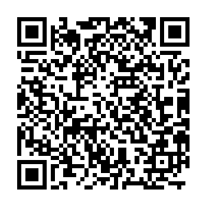 伸手便要拉开门冲出去……笃~~可就在那个小弟即将要拉开门的时候二维码生成