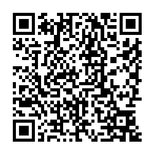 似乎那个剧组的工作人员在撤离的时候也来到了咖啡屋所在的拐角位置二维码生成